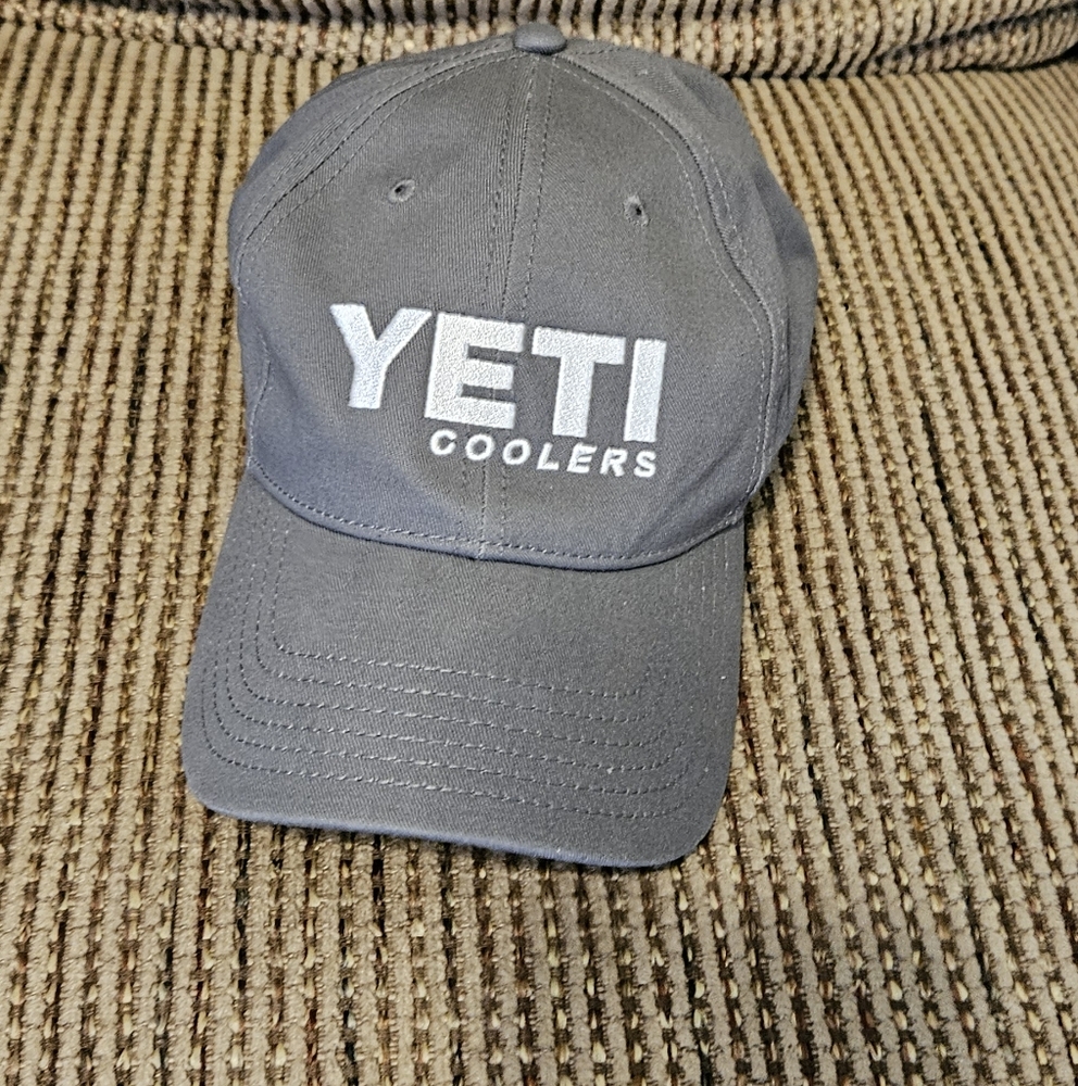 Nwot men's Yeti hat
